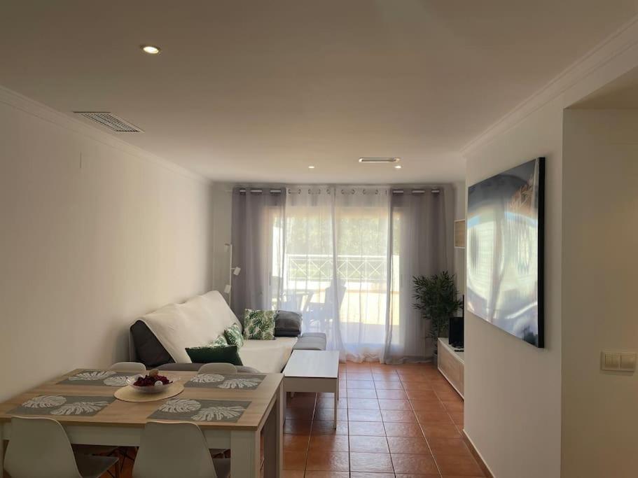 Nova Golf, Met & Apartment Oliva